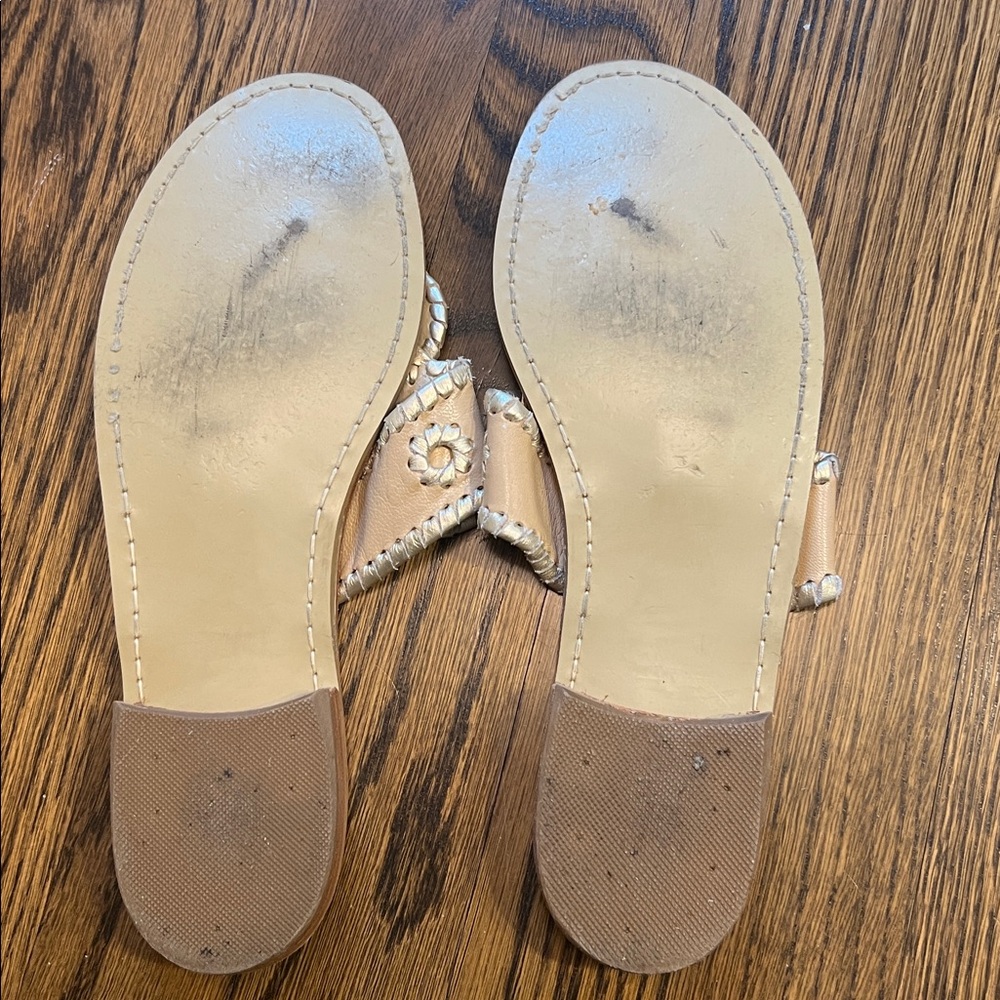 Jack Rogers Beige and Silver Leather Sandals. 8 Medium - Picture 4 of 7